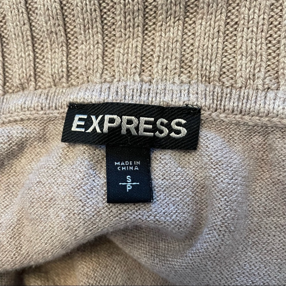 Express Sweater - Picture 7 of 7
